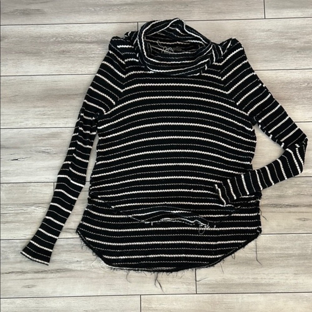 Free People We the Free black thermal turtle neck shirt size small